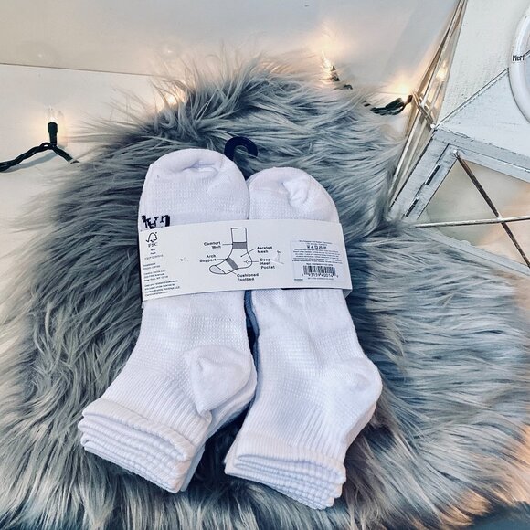 GAP Cushioned Quarter Crew Socks Moisture Wicking + Odor Control 6 Pairs NWT - Picture 3 of 3